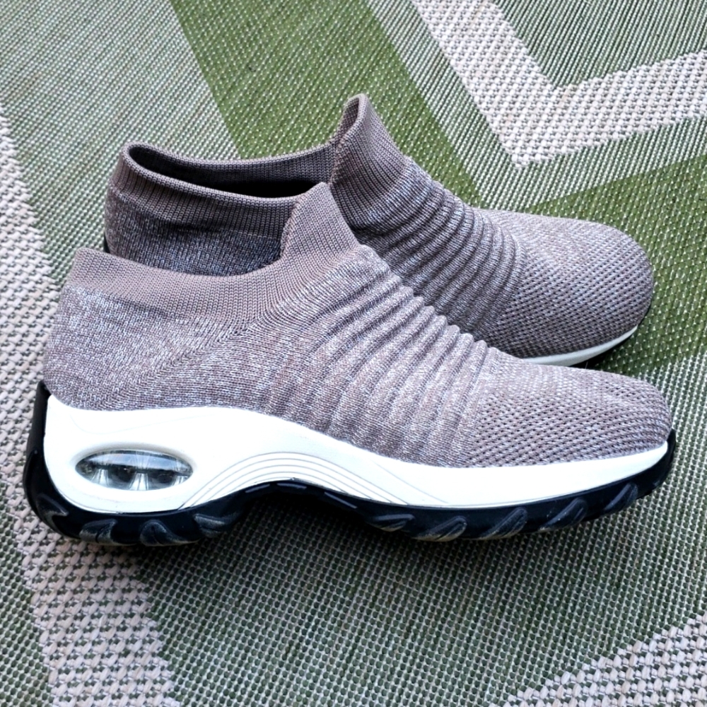 Comfy Slip On Walking Shoe. Size 9. Taupe. Great condition.